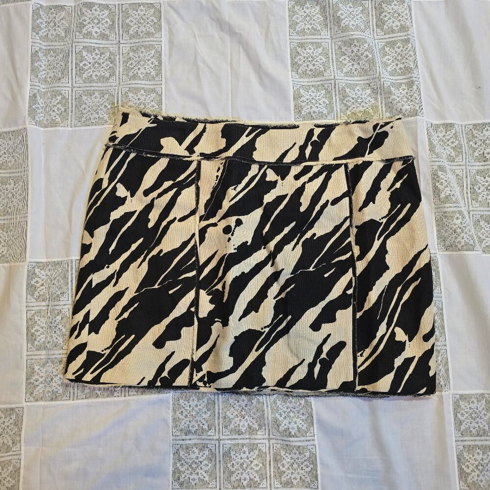 Michael by Michael Kors Linen Black and Tan Pattern Longer Mini Skirt Size 16